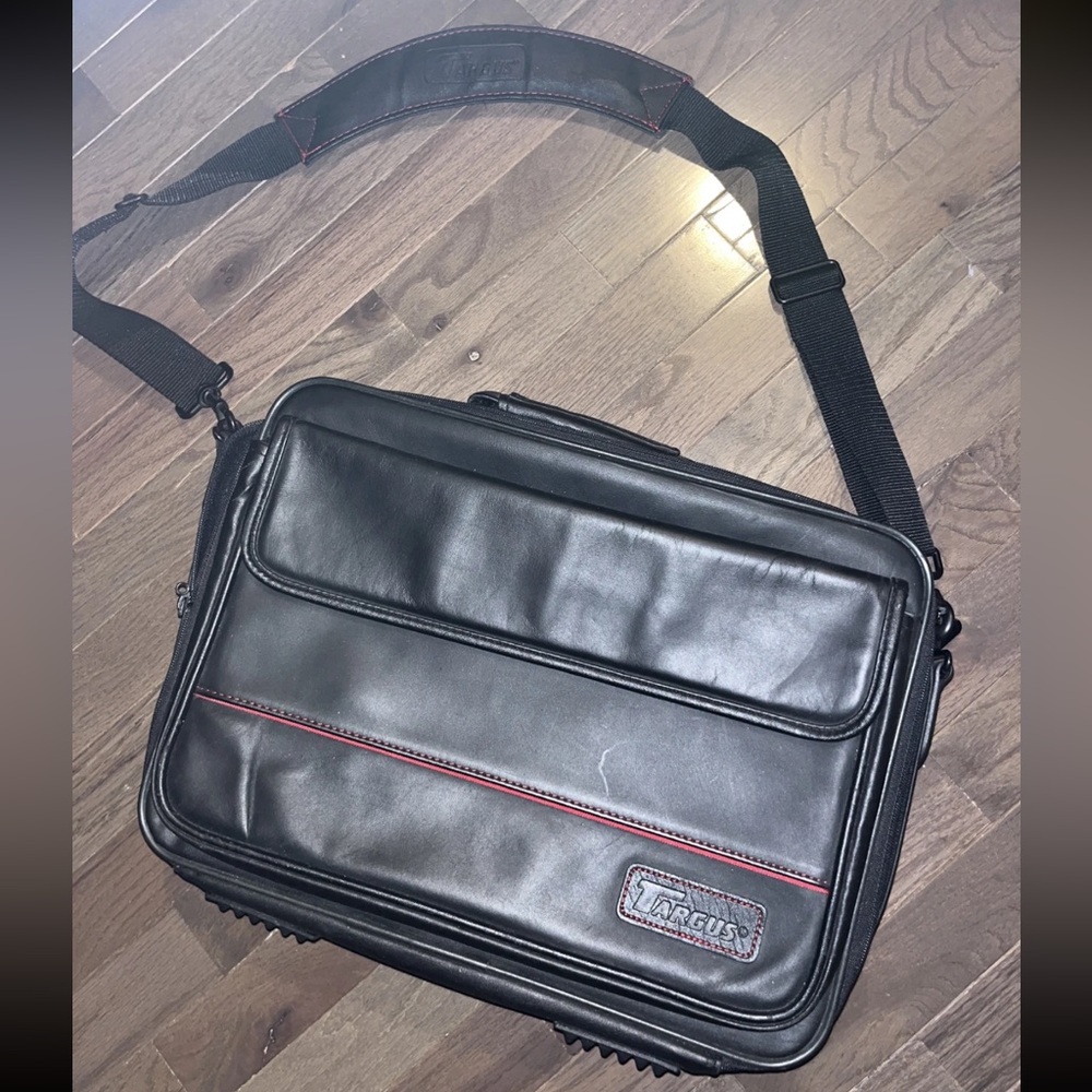 Targus 16" Laptop Computer Case Leather Bag Black Padded Carry On Shoulder Strap